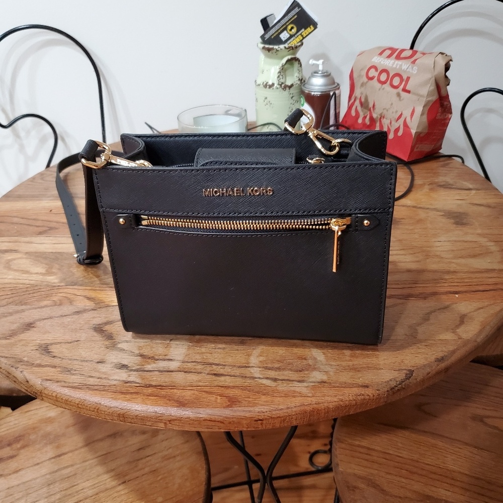 Michael kors cross body